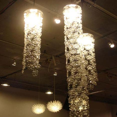 Cách làm đèn chùm bằng đáy chai nhựa trang trí phòng khách